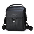 Bolsa JEEP em Couro Masculina de Ombro com Fecho Metal