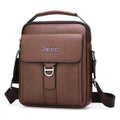 Bolsa JEEP em Couro Masculina de Ombro com Fecho Metal