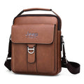 Bolsa JEEP em Couro Masculina de Ombro com Fecho Metal